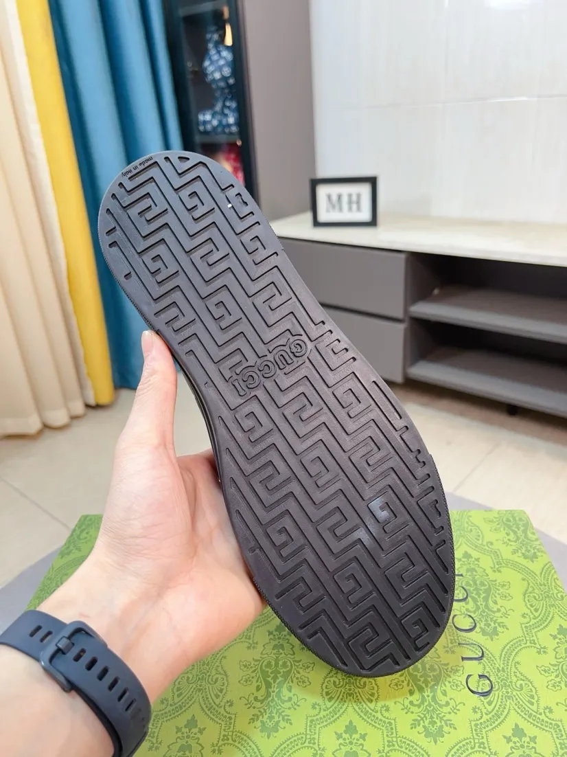 Men's shoes 💰420🌸🌸[GUCCI] Gucci's new spring and summer slip-on loafers with cartoon characters, Fendi F's low-cut trendy men's shoes, 😈The upper is made of Italian 🇮🇹 imported sheep suede with Lafayette embroidered leather, full pigskin lining, original rubber non-slip outsole! The style is high-profile and elegant, and the upper is versatile and fashionable. 🇱🇾🇱🇾A large number of ready-made and reposted pictures will be sold! 38-44,